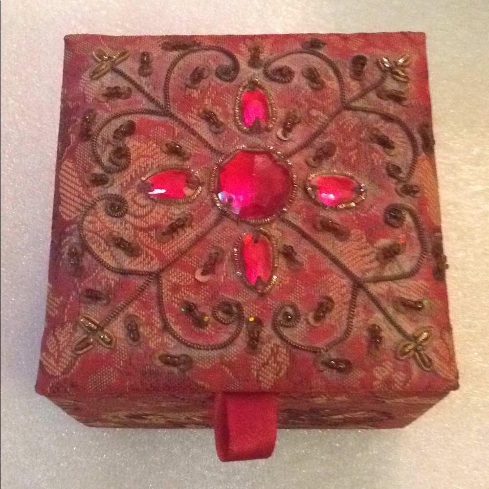 Beaded jewelry box